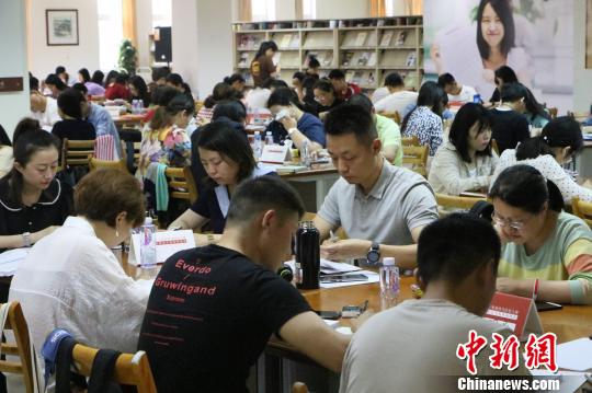 比賽現(xiàn)場?！≮w強 攝