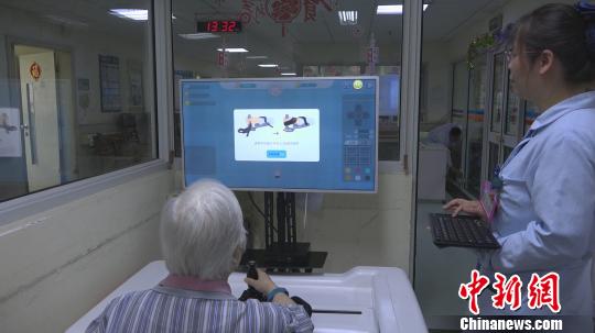 合理的訓練有助于減緩疾病進展，特別是提高大腦的處理信息的能力，將減少健忘所帶來的嚴重后果?！】涤裾?攝