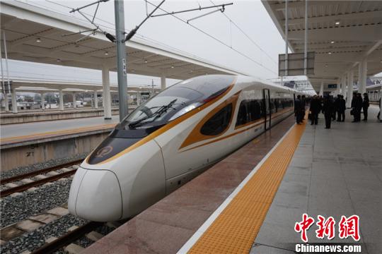 圖為杭黃高鐵沿線車(chē)站。　張煜歡 攝