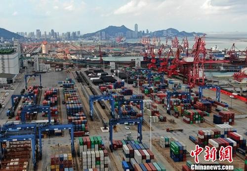 資料圖：江蘇連云港一處集裝箱貨運碼頭。<a target='_blank' href='http://www.chinanews.com/'>中新社</a>記者 泱波 攝