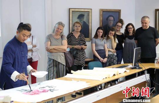 “水墨東方——優(yōu)秀中國(guó)畫作品巡展”在斯洛文尼亞舉行