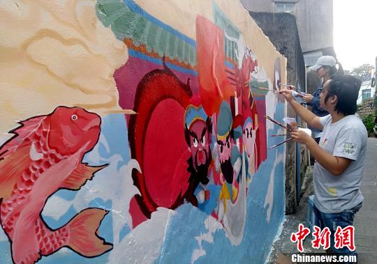 東山團(tuán)隊(duì)創(chuàng)作《緣系關(guān)帝 海上東山》?！×秩A藝 攝