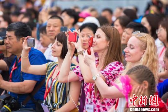 第十屆中俄文化大集開幕現(xiàn)場。黑河市委宣傳部供圖