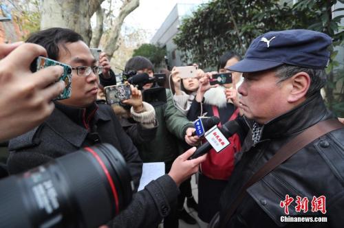 2018年12月13日，被害人父親楊敢連在二審開庭前接受采訪。張亨偉 攝