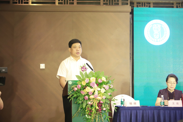 圖為內丘縣人民政府縣長楊輝