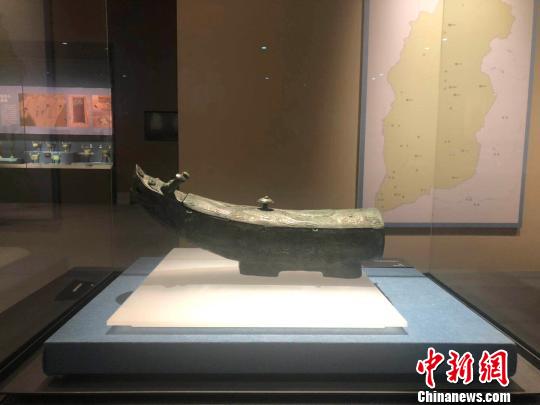 龍形觥。　李庭耀 攝