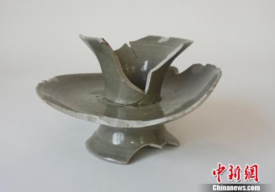 圖為出土盞托。寧波市文物考古研究所提供