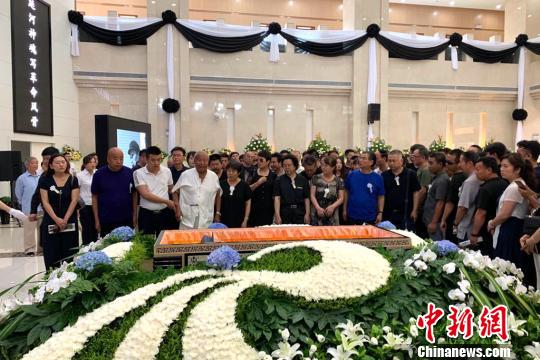 劉文西遺體告別儀式11日在西安殯儀館舉行?！“⒘漳?攝