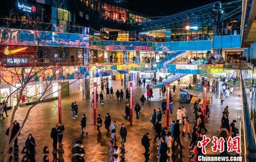 北京市出臺(tái)13條具體措施進(jìn)一步繁榮夜間經(jīng)濟(jì)、促進(jìn)消費(fèi)增長(zhǎng)。北京市商務(wù)局供圖