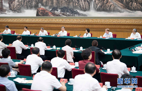 7月25日，中華人民共和國成立70周年民族工作創(chuàng)新與發(fā)展座談會在北京召開。中共中央政治局常委、全國政協(xié)主席汪洋出席會議并講話。 新華社記者 李濤 攝