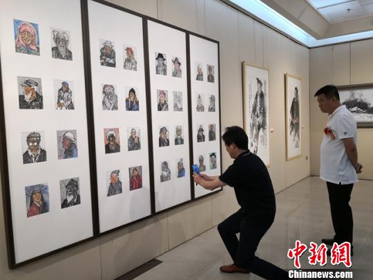 圖為展覽現(xiàn)場(chǎng)?！钅?攝