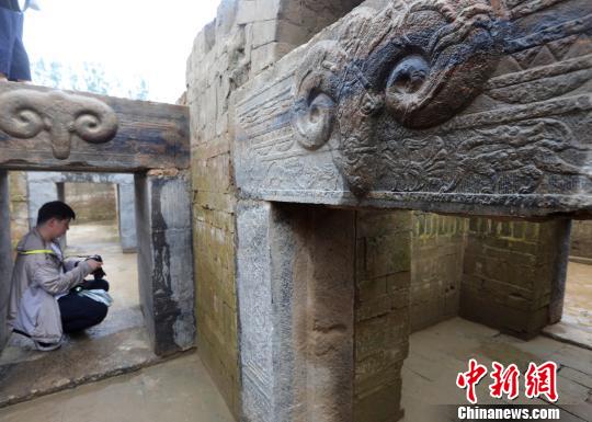 兩座墓葬的發(fā)現(xiàn)為漢代喪葬習(xí)俗的研究提供了新的考古實(shí)物資料?！↑S中明 攝