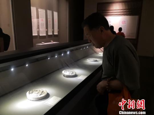 中日瓦當(dāng)書法篆刻藝術(shù)展西安開展?！“⒘漳?攝