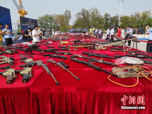 非法槍爆物品集中銷毀現(xiàn)場(chǎng)。張子揚(yáng) 攝