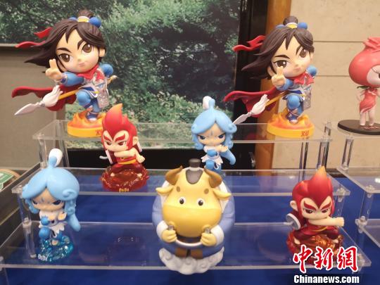 動漫文創(chuàng)品?！√菩∏?攝