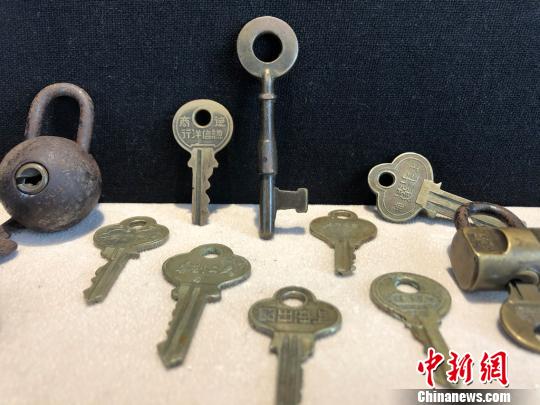 老上海三零年代生活物件主題展展品——鑰匙。　徐明睿 攝