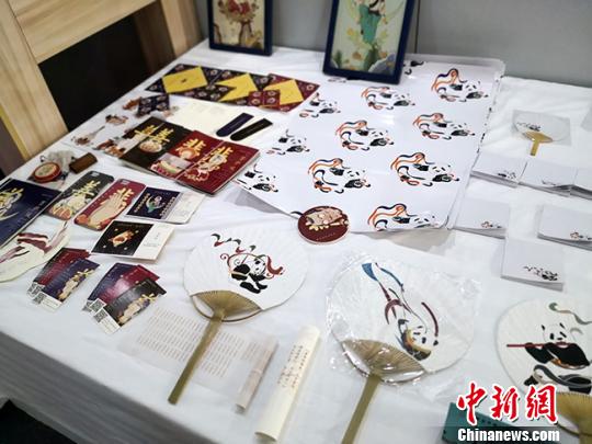 圖為集中展示此次大賽的獲獎(jiǎng)作品?！《∷?攝