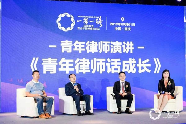 點(diǎn)評嘉賓：（從左至右）張建文、何洪濤、武小剛、王明芝
