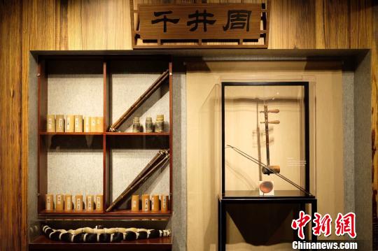 《中國京胡文化展——暨樓莊東收藏陳列》?！⊥躞?攝