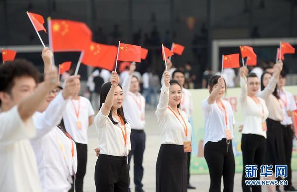 9月26日，浙江省青年聯(lián)合會(huì)在位于杭州的浙江大學(xué)紫金港校區(qū)舉行“祝福香港·點(diǎn)贊祖國”主題活動(dòng)。 新華社記者 韓傳號(hào) 攝