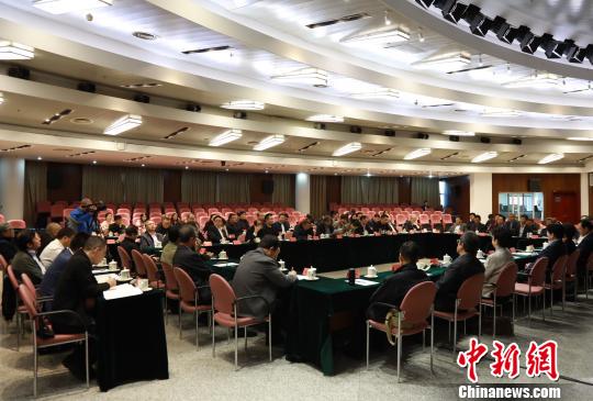 全國文藝界“崇德尚藝、潛心耕耘，做有信仰、有情懷、有擔(dān)當(dāng)?shù)男聲r代文藝工作者”座談會在京召開