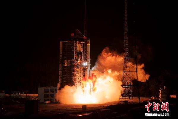 通信技術(shù)試驗(yàn)衛(wèi)星四號主要用于開展多頻段、高速率衛(wèi)星通信技術(shù)驗(yàn)證。郭文彬 攝