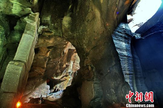距今3000年至6000年前西樵山采石場(chǎng)遺址曾是珠江三角洲最重要的石器制造場(chǎng)。通訊員 供圖