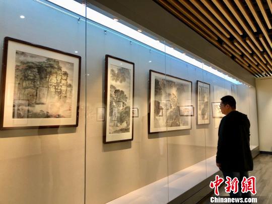圖為展出的錢松喦真跡?！O權(quán) 攝