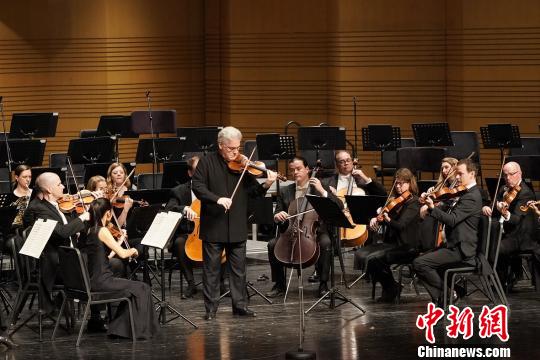 祖克曼攜手阿德萊德交響樂團經典曲目盡展傳統(tǒng)魅力