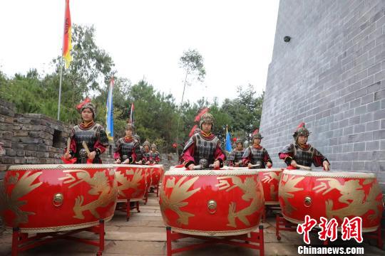 2019年湖南省(秋季)鄉(xiāng)村文化旅游節(jié)展示秦漢文化?！√剖g 攝
