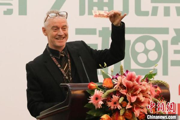 澳大利亞昆士蘭科技大學(xué)高級(jí)研究員大衛(wèi)？林賽？萊特發(fā)言?！●R海燕 攝