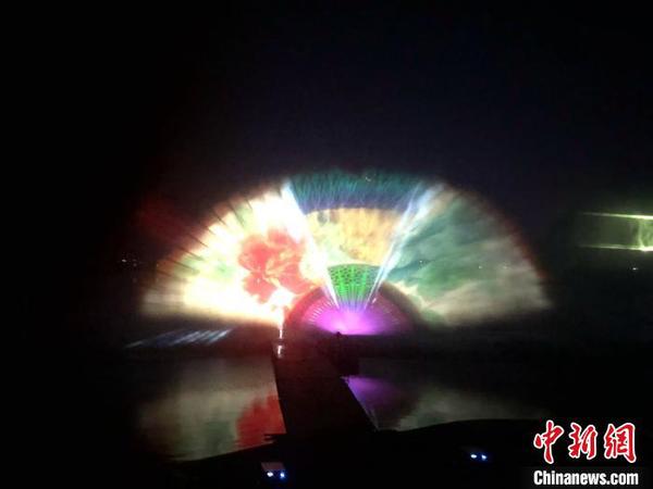 中國(guó)扇子?！≮w桂華 攝