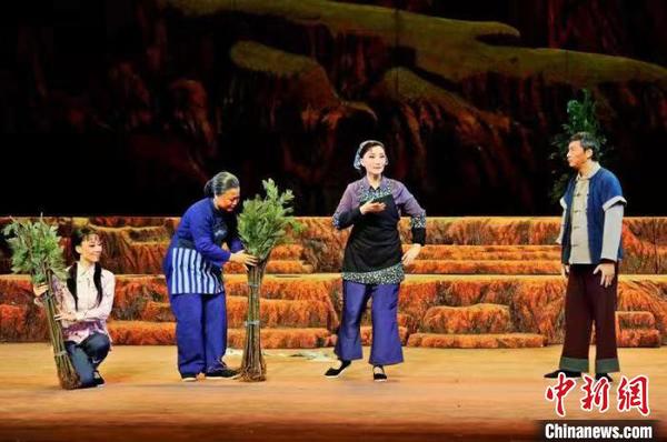新編現(xiàn)代京劇《紅土》劇照。福建京劇院供圖
