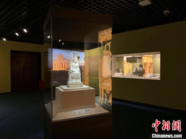 圖為展覽現(xiàn)場?！≡酪劳?攝