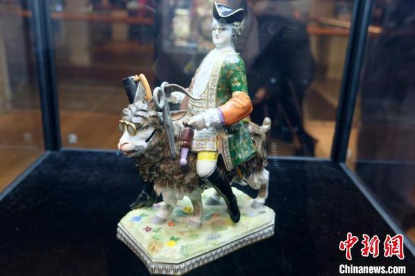 “歐洲瓷器三百年展”?！∠目↓?攝