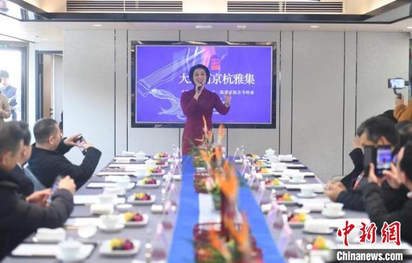 浙江小百花越劇院院長、梅花獎得主、國家一級演員王濱梅?！⊥鮿?攝