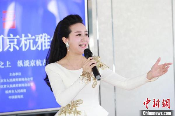 浙江歌舞劇院青年獨唱演員吳曼旎?！⌒燔?攝