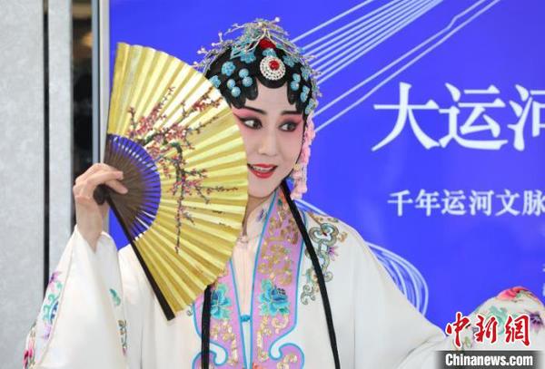 北方昆曲劇院國家二級演員于雪嬌?！⌒燔?攝