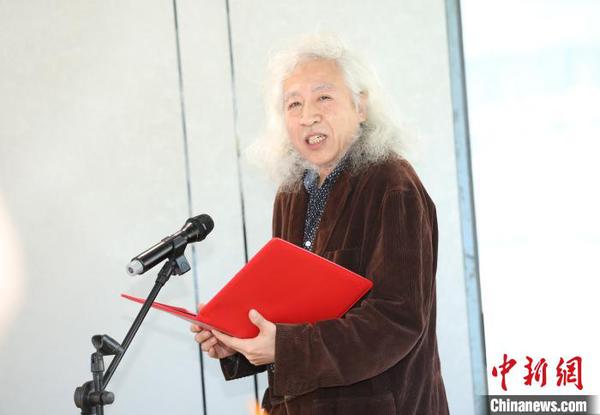 北京日報高級記者、詩人彭俐 王剛 攝