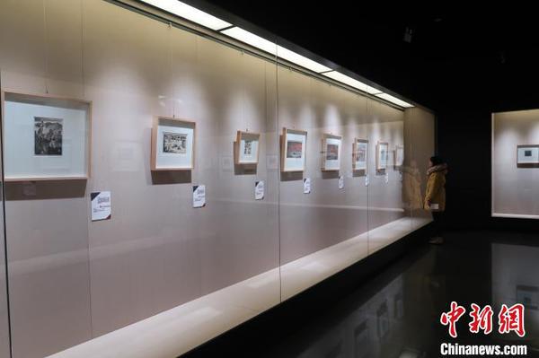 12月17日，《印記？中國革命歷史版畫展》在沈陽“九？一八”歷史博物館展出。　韓宏 攝