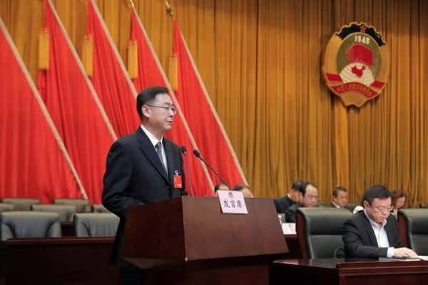 在12月25日的開幕式上，廈門市翔安區(qū)政協(xié)主席周魯閩作常委會工作報告