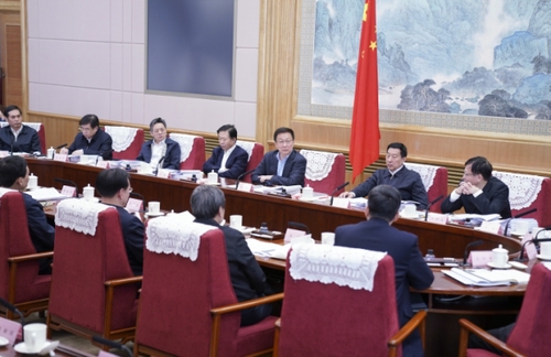韓正出席國務(wù)院推進政府職能轉(zhuǎn)變和“放管服”改革協(xié)調(diào)小組全體會議并講話