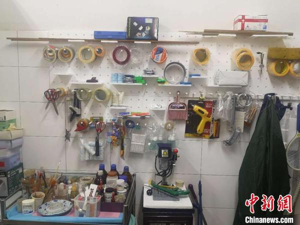 樓署紅的部分修復(fù)工具?！⊥τ?攝