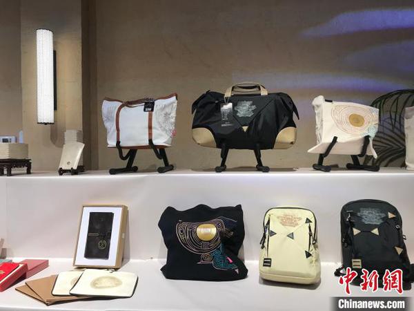 圖為良渚文創(chuàng)產(chǎn)品 江楊燁 攝