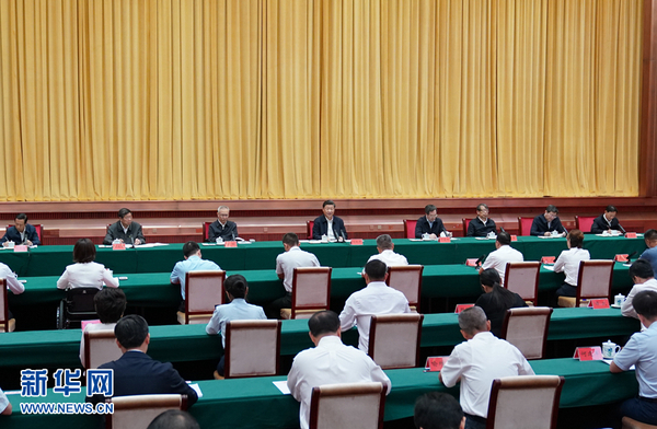 9月17日，中共中央總書記、國家主席、中央軍委主席習近平在長沙主持召開基層代表座談會并發(fā)表重要講話，聽取基層干部群眾代表對“十四五”規(guī)劃編制的意見和建議。 新華社記者 李學仁 攝