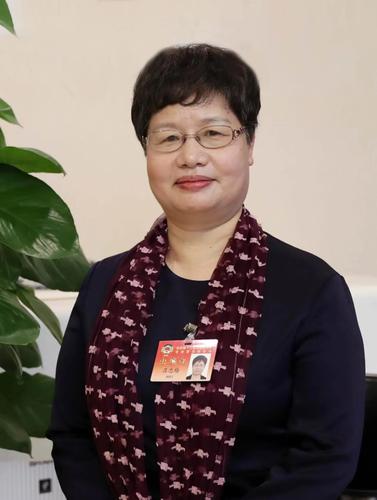 全國(guó)政協(xié)常委、社會(huì)和法制委員會(huì)駐會(huì)副主任呂忠梅