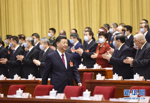 3月5日，第十三屆全國(guó)人民代表大會(huì)第四次會(huì)議在北京人民大會(huì)堂開(kāi)幕。這是習(xí)近平步入會(huì)場(chǎng)。 新華社記者 鞠鵬 攝