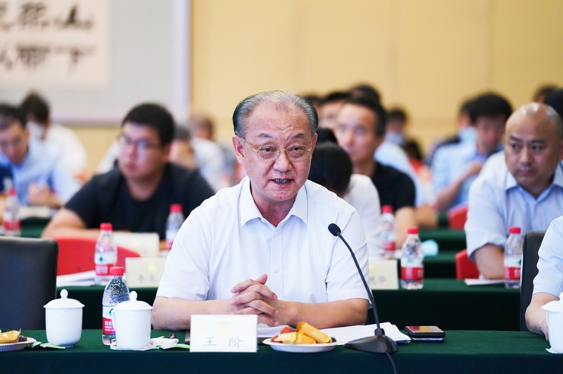 王  階  全國政協(xié)委員、中國中醫(yī)科學院廣安門醫(yī)院原院長