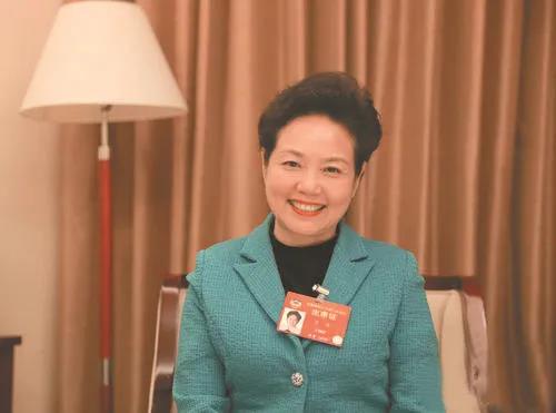 全國政協(xié)委員、北京史家教育集團(tuán)校長王歡。