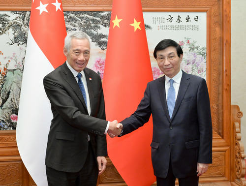 王滬寧會見新加坡國務(wù)資政李顯龍(5793464)-20241126224913